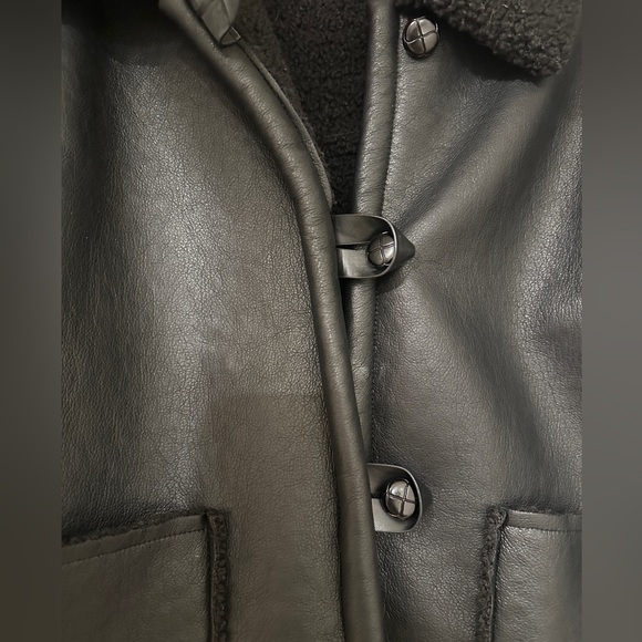 ◼️Commense Black Faux Leather Jacket with Shearling Collar and Cuffs - Picture 5 of 8